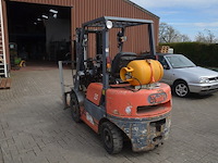 Heftruck tailift op gas met sideshift model fg 25, bouwjaar 2001 - afbeelding 6 van  17