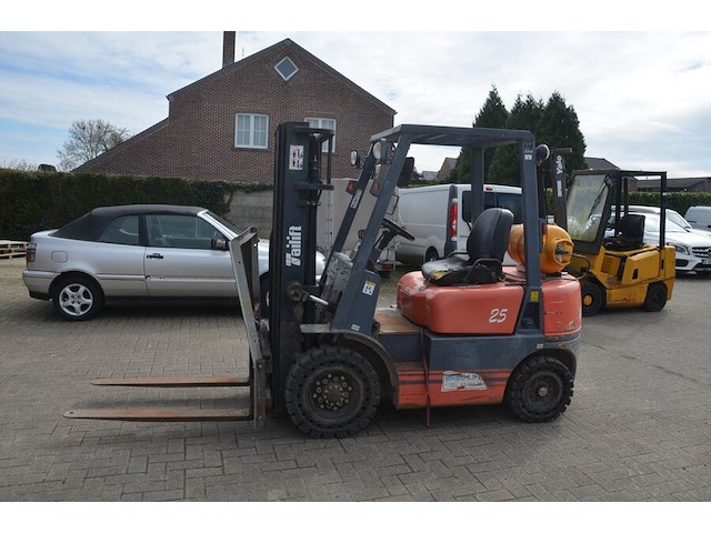 Heftruck tailift op gas met sideshift model fg 25, bouwjaar 2001 - afbeelding 8 van  17