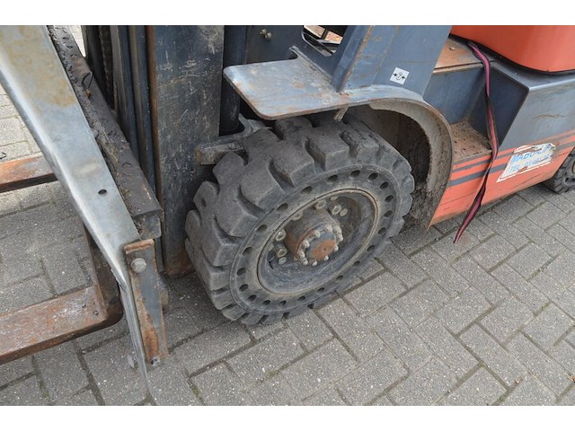 Heftruck tailift op gas met sideshift model fg 25, bouwjaar 2001 - afbeelding 12 van  17