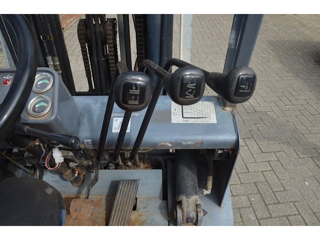 Heftruck tailift op gas met sideshift model fg 25, bouwjaar 2001 - afbeelding 14 van  17