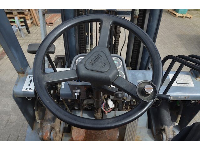 Heftruck tailift op gas met sideshift model fg 25, bouwjaar 2001 - afbeelding 15 van  17