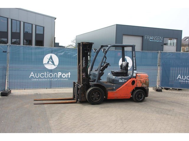 Heftruck toyota 02-8fdf30 diesel 3000kg 4.3m 2009 - afbeelding 1 van  1