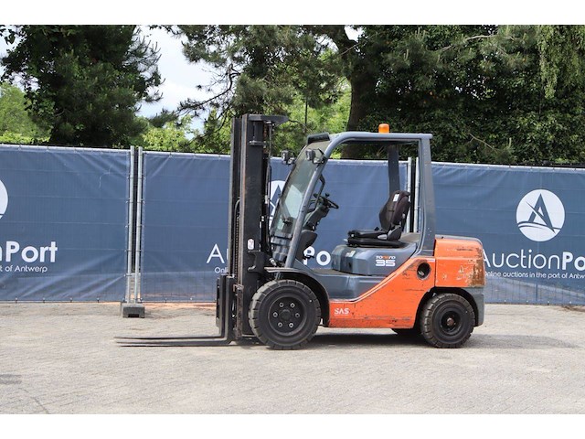 Heftruck toyota 02-8fdf30 diesel 3000kg 4.7m 2017 - afbeelding 1 van  1