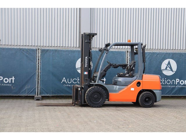 Heftruck toyota 02-8fgf30 diesel 1960kg 4.7m 2016 - afbeelding 1 van  1