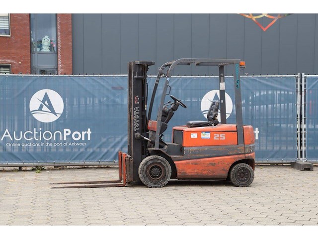 Heftruck toyota 25 elektrisch 2500kg 4.7m - afbeelding 1 van  1