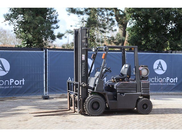 Heftruck toyota 4000mm lpg - afbeelding 1 van  1