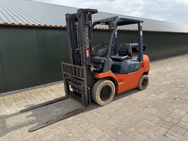 Heftruck toyota 42-7fg25 lpg 2450kg 2003 - afbeelding 1 van  1