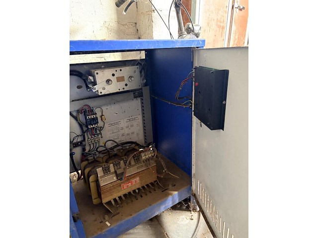 Heftruck toyota 5 fbe 18-1205, lege batterij, batterij lader defect. - afbeelding 8 van  13
