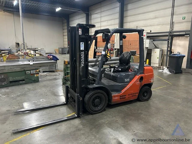 Heftruck toyota 52-8fdf25, bedrijfsuren 3.538,5 u, hefvermogen 2.500 kg, solid banden, bouwjaar 2013, 3.539 u, 2500 kg, 4,7 m, standaard mast, 4.110 kg, serienummer 508fdf2530378. werking niet gekend. - afbeelding 1 van  6