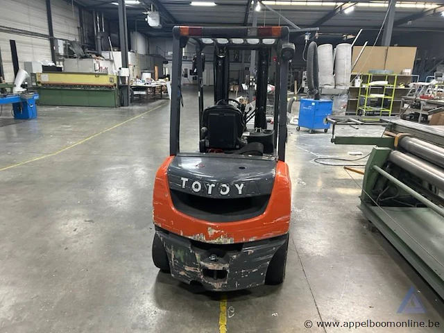 Heftruck toyota 52-8fdf25, bedrijfsuren 3.538,5 u, hefvermogen 2.500 kg, solid banden, bouwjaar 2013, 3.539 u, 2500 kg, 4,7 m, standaard mast, 4.110 kg, serienummer 508fdf2530378. werking niet gekend. - afbeelding 3 van  6