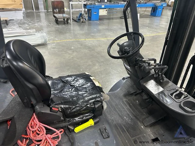 Heftruck toyota 52-8fdf25, bedrijfsuren 3.538,5 u, hefvermogen 2.500 kg, solid banden, bouwjaar 2013, 3.539 u, 2500 kg, 4,7 m, standaard mast, 4.110 kg, serienummer 508fdf2530378. werking niet gekend. - afbeelding 4 van  6