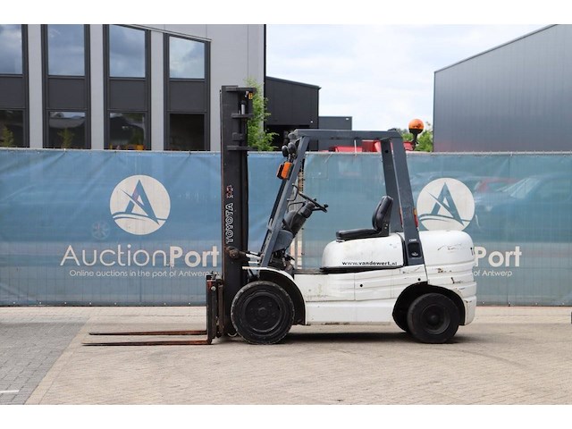 Heftruck toyota 62-6fdf30 diesel 3000kg 4.0m 1997 - afbeelding 1 van  1