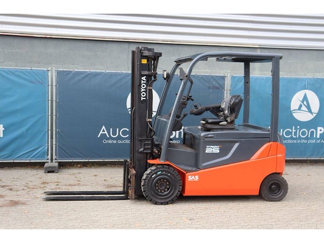 Heftruck toyota 8fbmt25 elektrisch 2500kg 5.5m 2013 - afbeelding 1 van  1