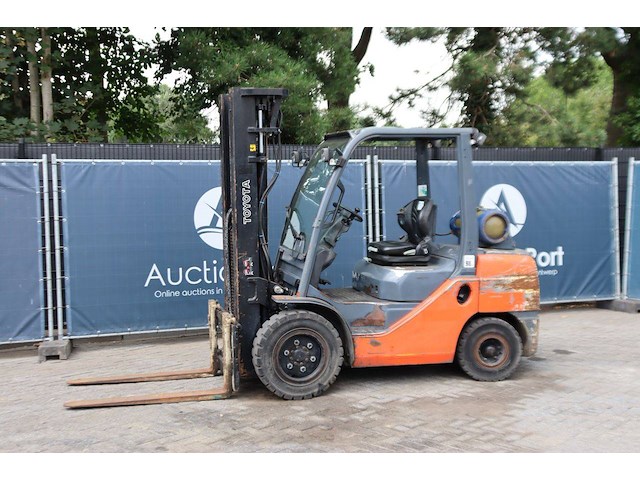 Heftruck toyota 8fgjf35 lpg 2761kg 4.7m 2008 - afbeelding 1 van  1