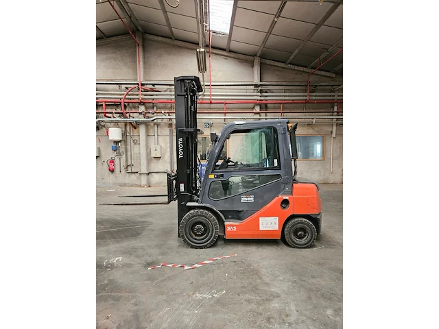 Heftruck toyota - afbeelding 1 van  13