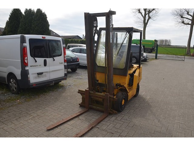 Heftruck yale op diesel (defect) - afbeelding 6 van  20