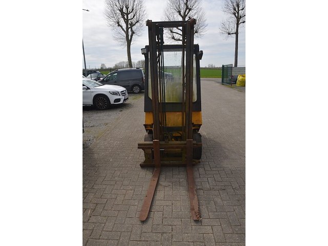 Heftruck yale op diesel (defect) - afbeelding 7 van  20