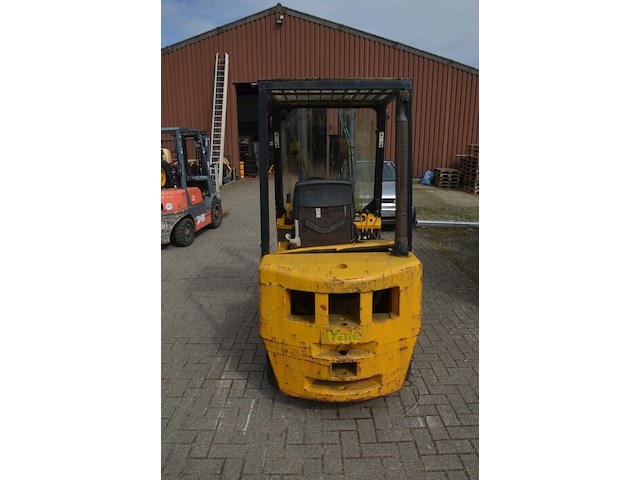 Heftruck yale op diesel (defect) - afbeelding 12 van  20