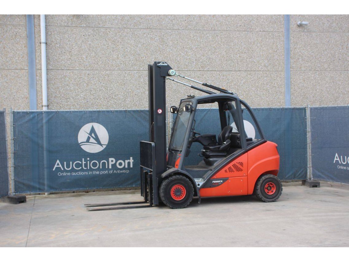 Heftrucks - hoogwerkers - stapelaars - palletwagens