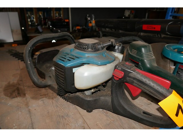 Heggenschaar op benzine makita - afbeelding 2 van  4