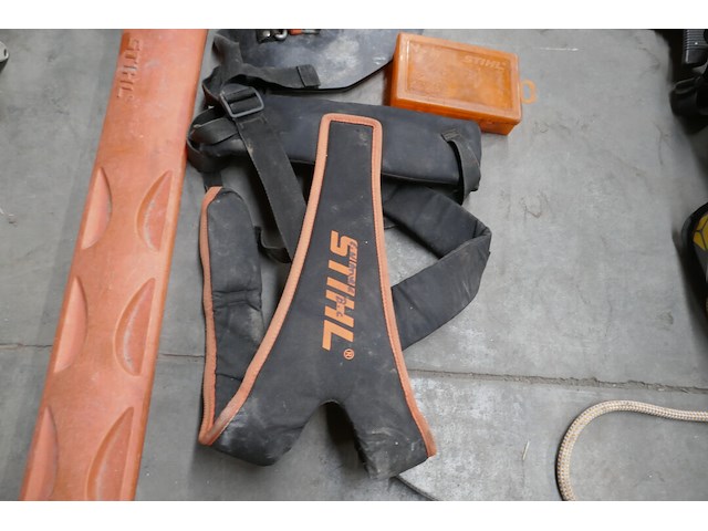 Heggenschaar op benzine stihl - afbeelding 5 van  5