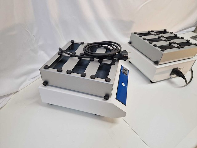 Heidolph roche - vibramax 100 - agitation equipment (2x) - afbeelding 2 van  3