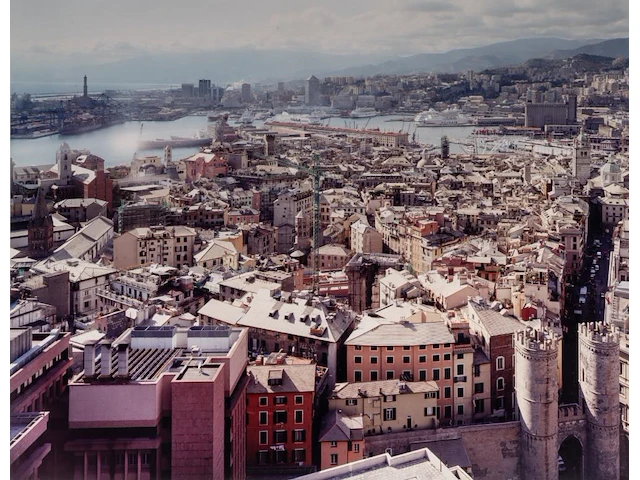 Heiner schilling (1969), 'genua', 2003, n° 12/20, c-print 24 x 30 cm. (9.44 x 11.81 in.) - afbeelding 1 van  4