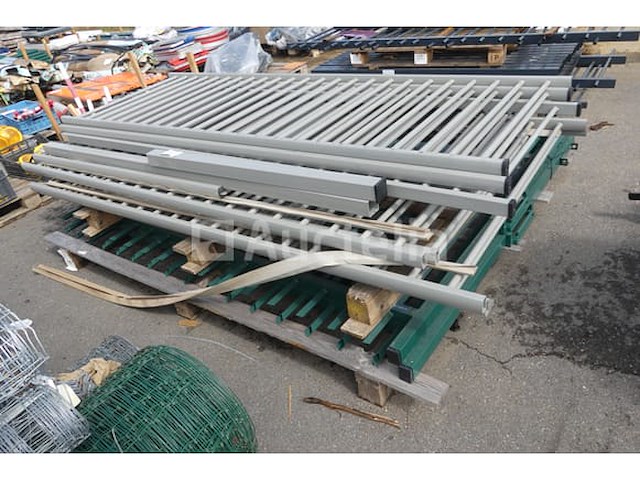 Hekken met stangen, palen, stijve panelen (ral7030) - afbeelding 8 van  14