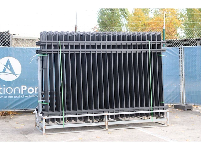 Hekwerk 72x1.8m met palen nieuw - afbeelding 1 van  1