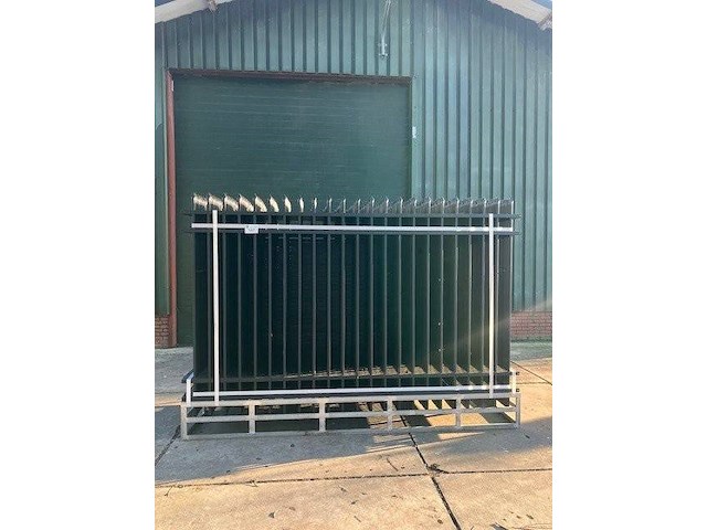 Hekwerk 90 meter nieuw - afbeelding 1 van  1