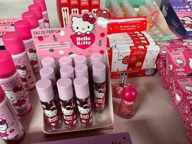 Hello kitty mix kavel diverse verzorgings producten kids - afbeelding 9 van  13
