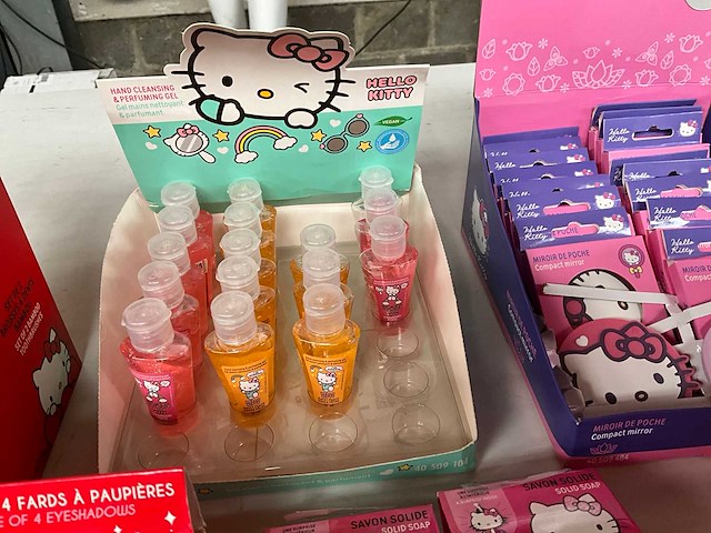 Hello kitty mix kavel diverse verzorgings producten kids - afbeelding 12 van  13