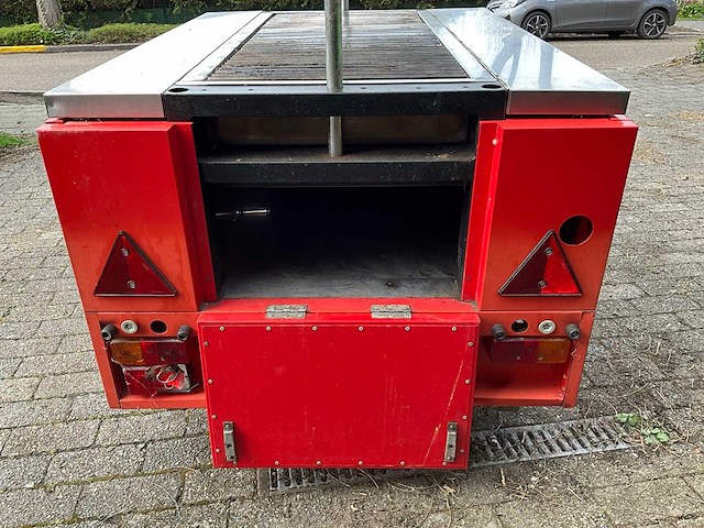 Hendi europa 6-brander bbq aanhangwagen - afbeelding 12 van  15