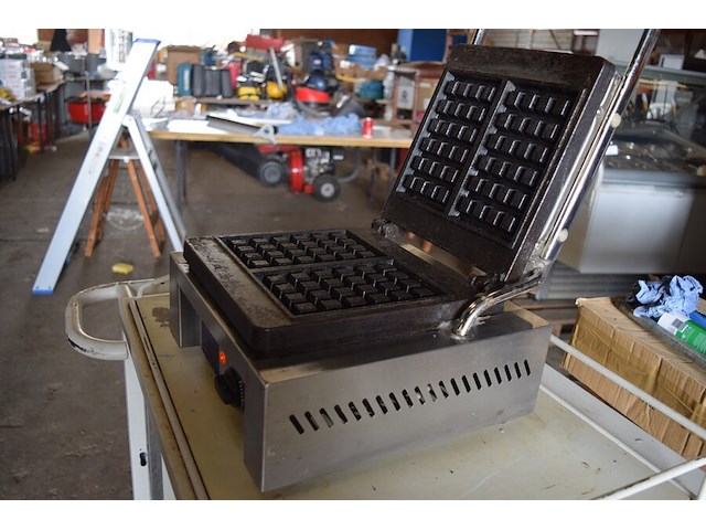 Hendi wafelijzer 220v - afbeelding 1 van  5