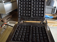 Hendi wafelijzer 220v - afbeelding 3 van  5