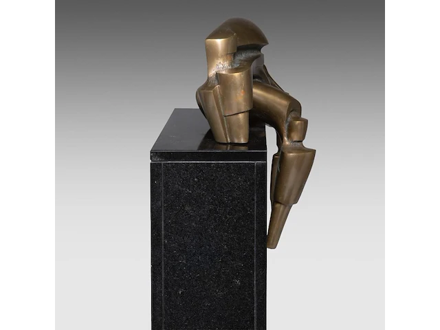 Hendrik lannoye (1946-2006), 'sans toi' (1993), polished bronze on a marble base, artist proof, n° 2/3 46 x 76 cm. (18.10 x 29.92 in.), total: 113 cm. (44.49 in.) - afbeelding 8 van  8