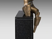 Hendrik lannoye (1946-2006), 'sans toi' (1993), polished bronze on a marble base, artist proof, n° 2/3 46 x 76 cm. (18.10 x 29.92 in.), total: 113 cm. (44.49 in.) - afbeelding 8 van  8