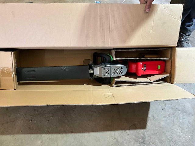 Henx 40v cordless hedge trimmer heggenschaar ongebruikt. - afbeelding 5 van  9