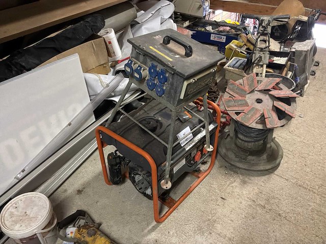 Hercules avr 3000w stroomgenerator na te zien - afbeelding 1 van  6