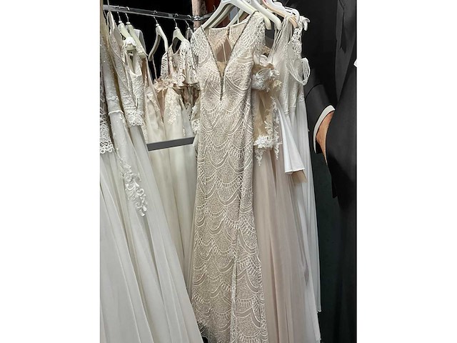 Herve bruidsjurken (18x) - afbeelding 7 van  42