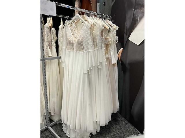 Herve bruidsjurken (18x) - afbeelding 23 van  42