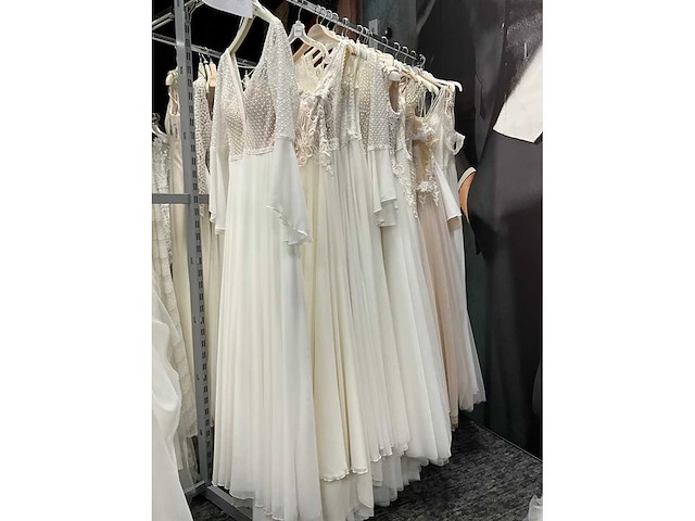 Herve bruidsjurken (18x) - afbeelding 37 van  42