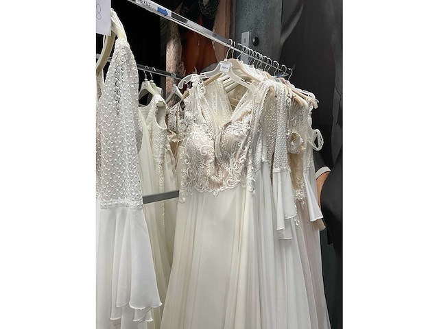 Herve bruidsjurken (18x) - afbeelding 39 van  42