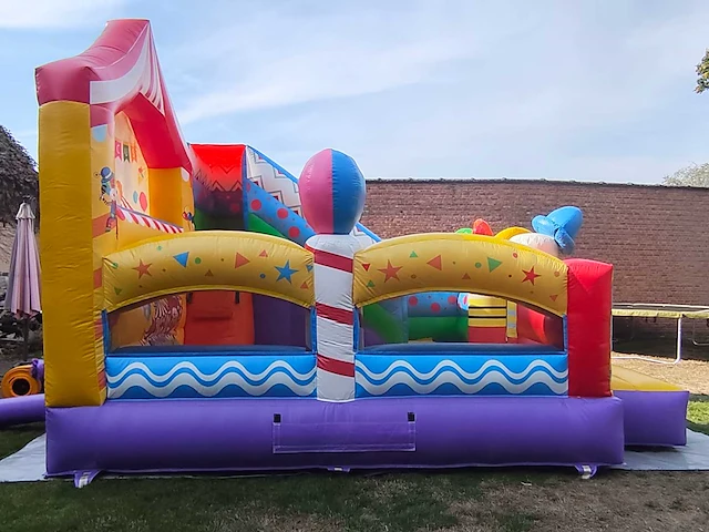 Het circus springkasteel hindernisbaan & springkussen - afbeelding 11 van  15