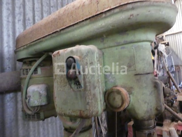 Het merk en model van de boormachine zijn onleesbaar - afbeelding 2 van  8