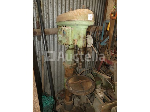 Het merk en model van de boormachine zijn onleesbaar - afbeelding 3 van  8