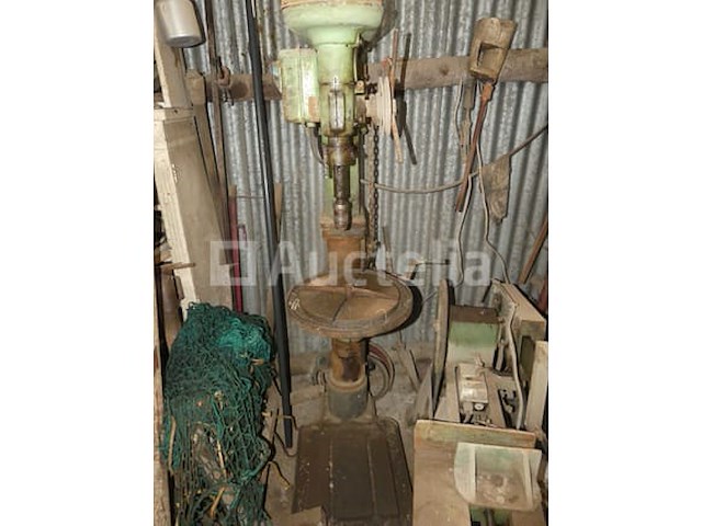 Het merk en model van de boormachine zijn onleesbaar - afbeelding 4 van  8