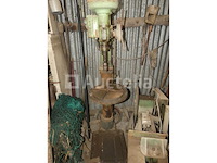 Het merk en model van de boormachine zijn onleesbaar - afbeelding 4 van  8