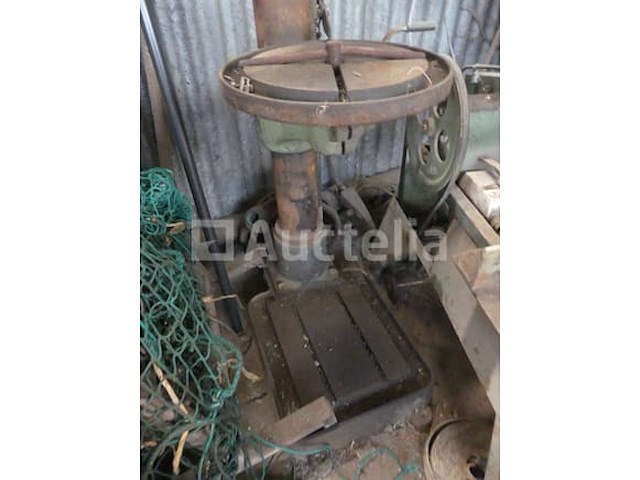 Het merk en model van de boormachine zijn onleesbaar - afbeelding 7 van  8