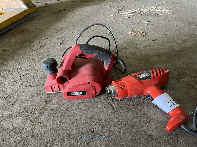 Heteluchtblazer black & decker en schaafmachine xceed - afbeelding 2 van  4